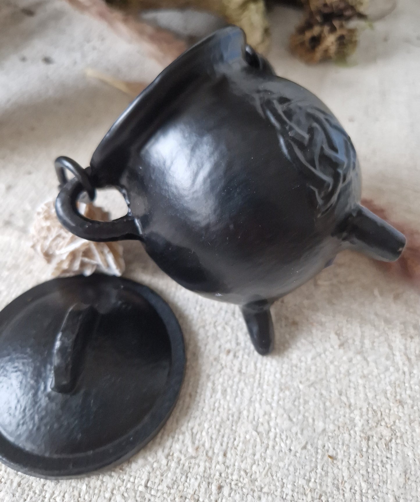 Hexenkessel Gußeisen "Keltenknoten"