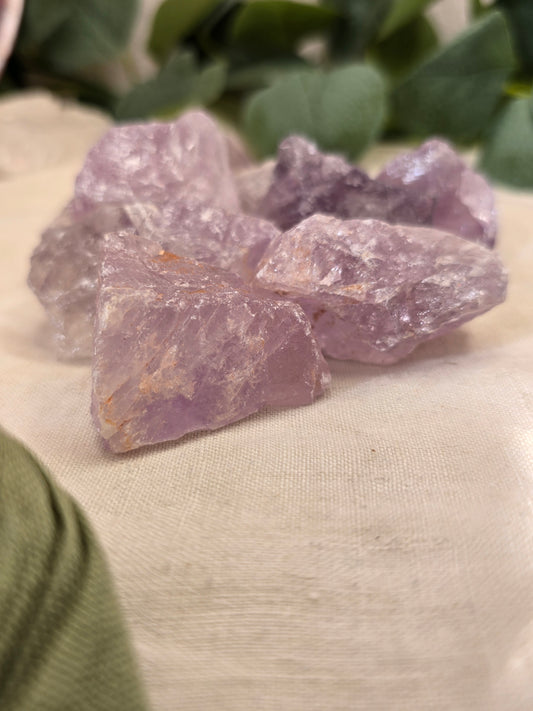 Amethyst Rohstein – 20–40 g, natürliche Qualität, scharfkantig, ideal im Edelsteinmodul