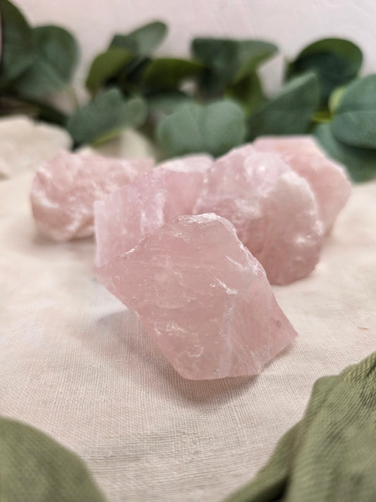 Rosenquarz Wassersteine – 30–50 g, natürliche Rohstücke, teilweise scharfkantig