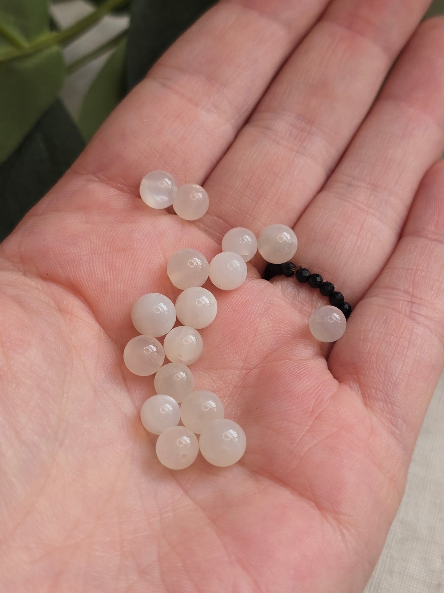 Weißer Mondstein Perlen 6 mm – A-Qualität | 20 Stück für Schmuck & DIY