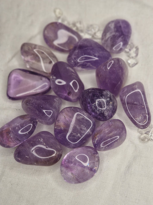 Amethyst Trommelstein ca. 2–3 cm – naturbelassen, intuitiv ausgewählt & beruhigend
