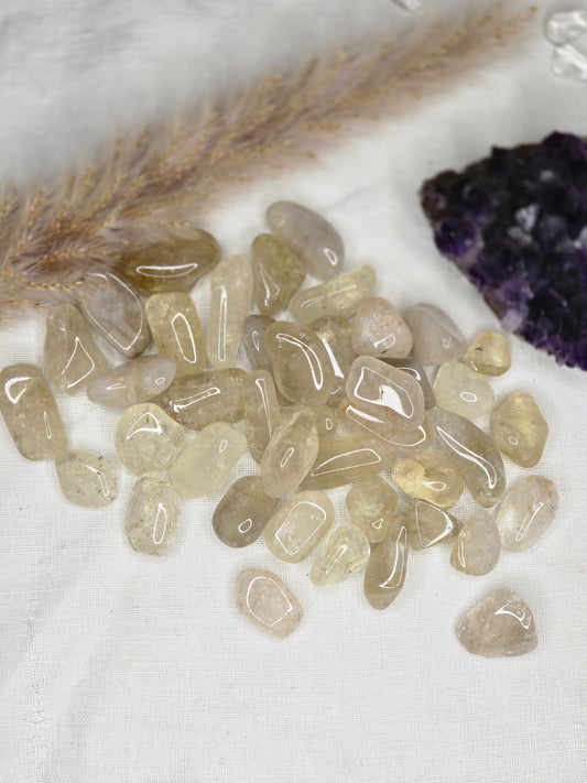 Naturcitrin Trommelstein ca. 1–2 cm – unbehandelt, naturbelassen & intuitiv ausgewählt