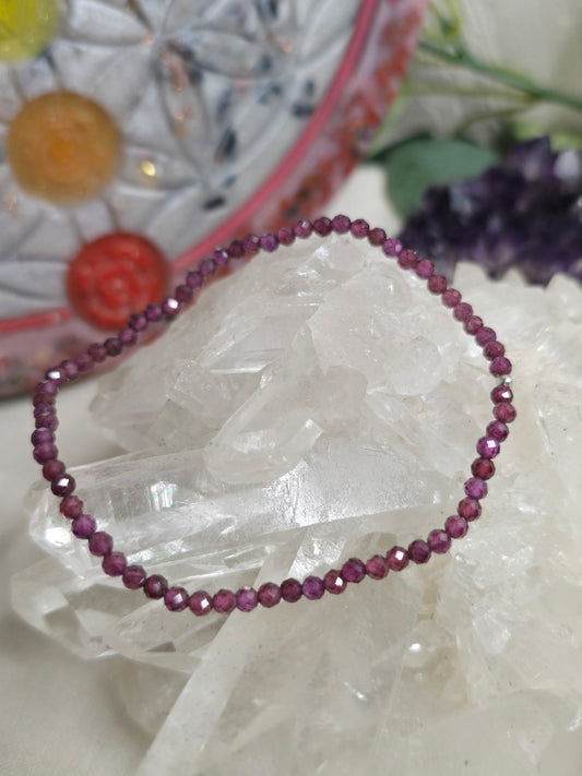 Armband Granat – facettierte 3 mm Perle mit 925 Silber