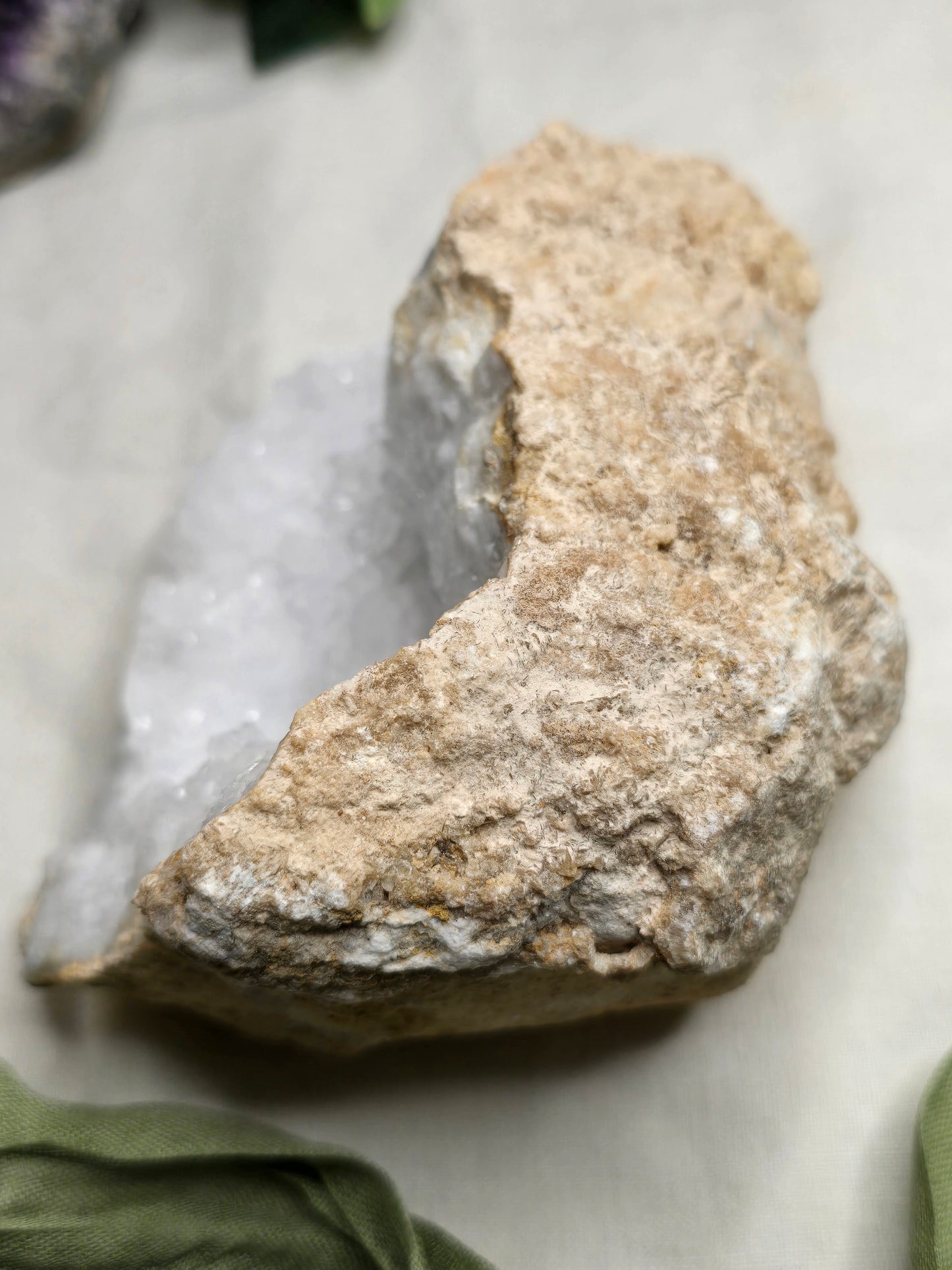 Quarzgeode – funkelndes Unikat 15,5 × 7,5 cm, 1.164 g