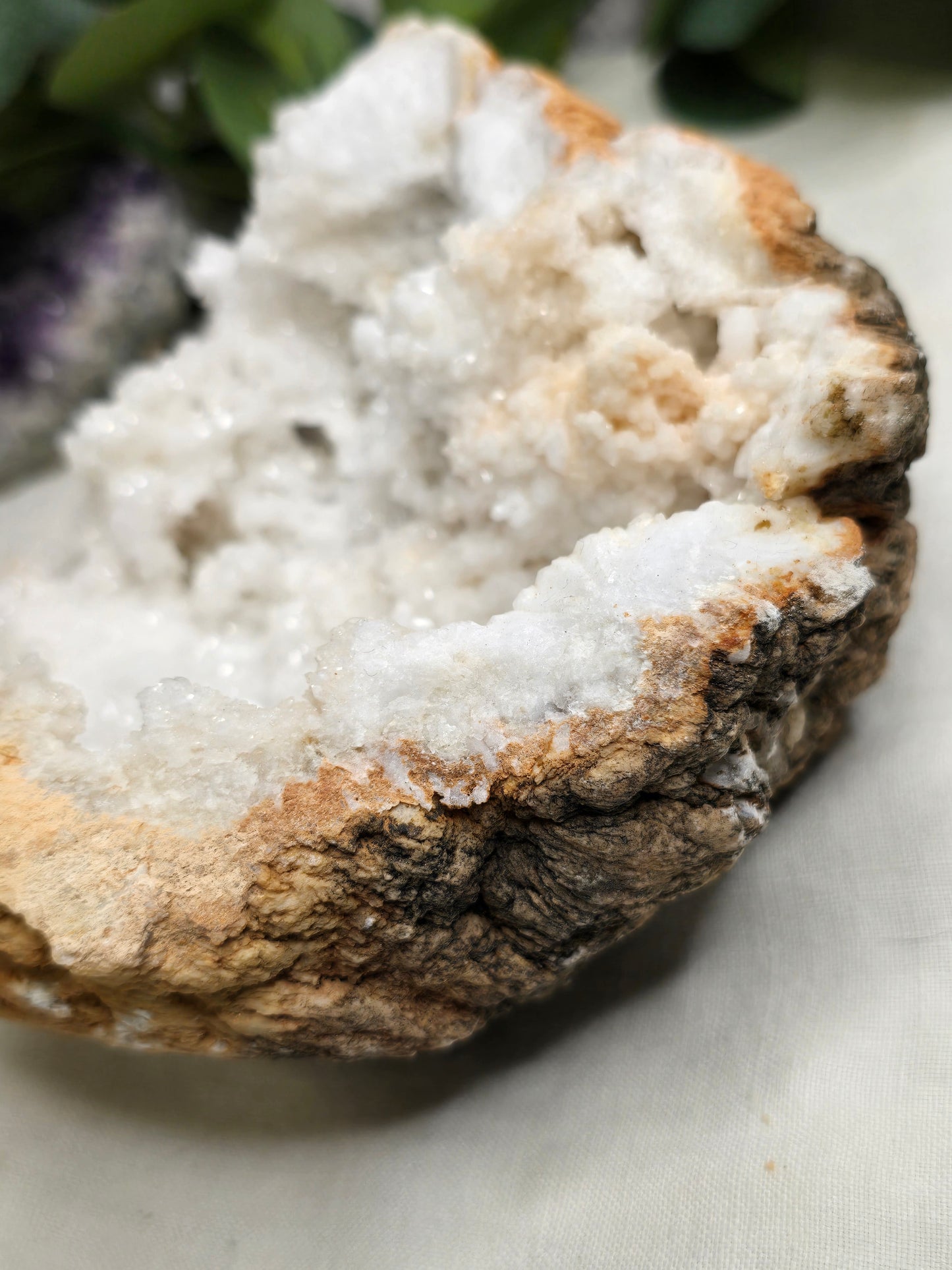 Quarzgeode – funkelndes Unikat 14 × 15 cm