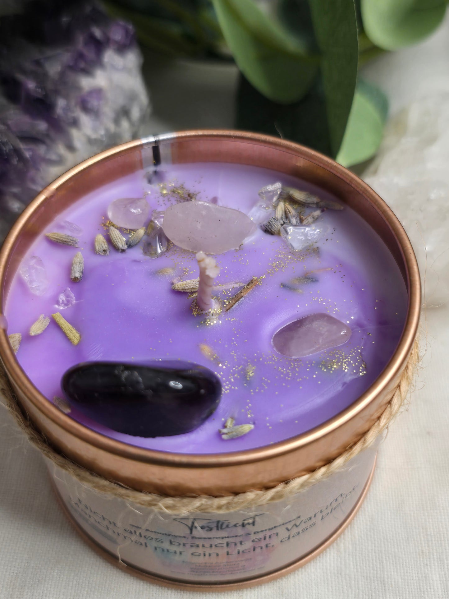 Behälterkerze „Trostlicht“ mit Amethyst, Rosenquarz & Bergkristall