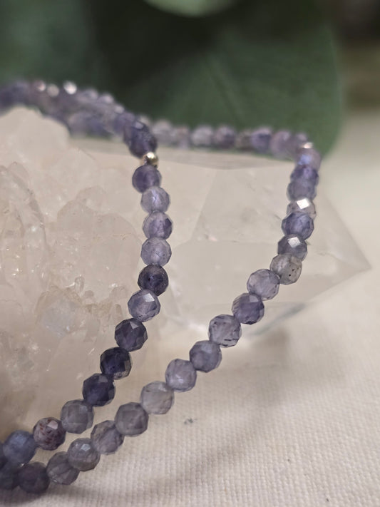 Armband Iolith – 3 mm facettiert, 925er Silberperle, handgefertigt & maßangefertigt (XS–XL)