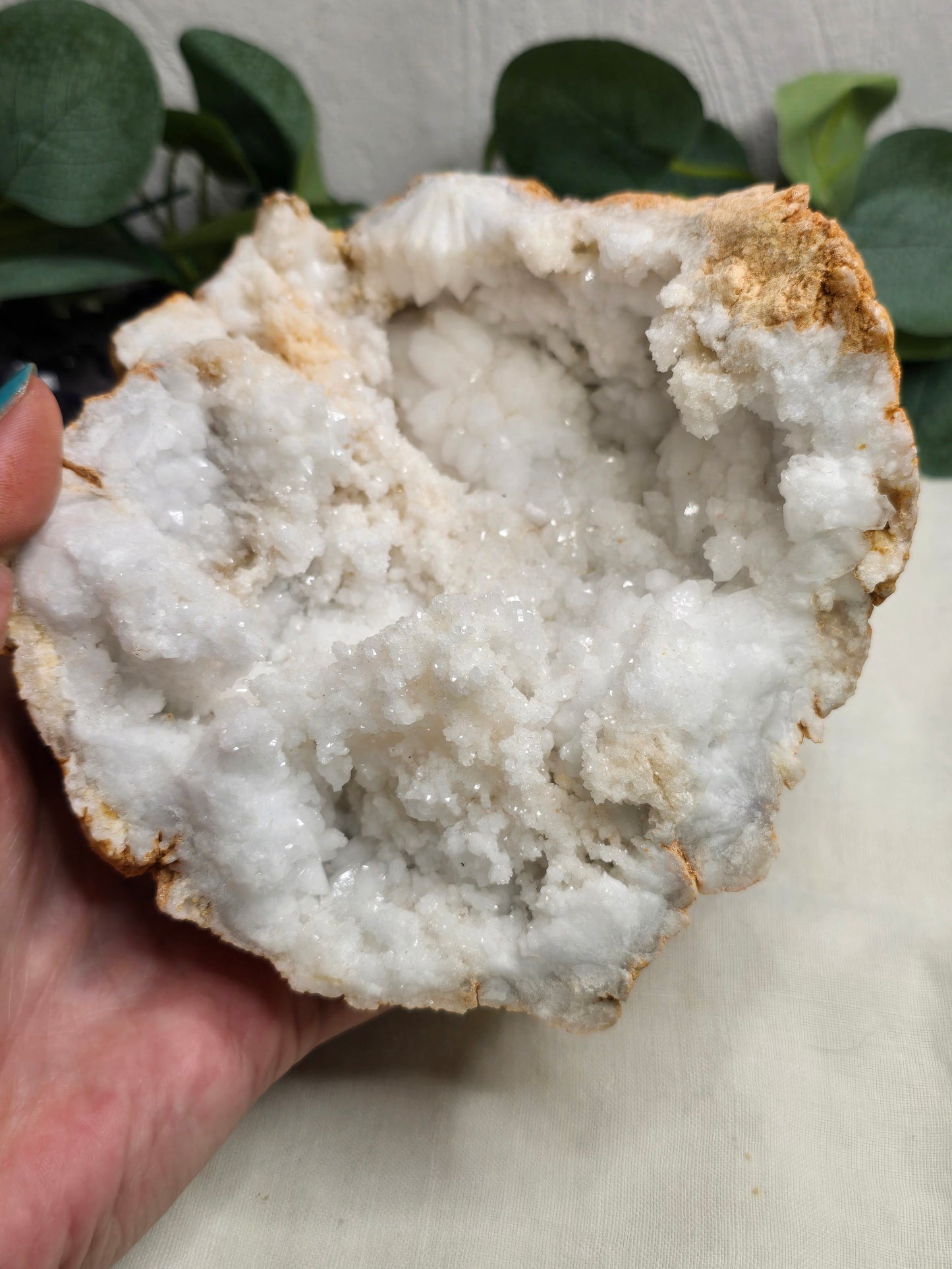 Quarzgeode – funkelndes Unikat 14 × 15 cm