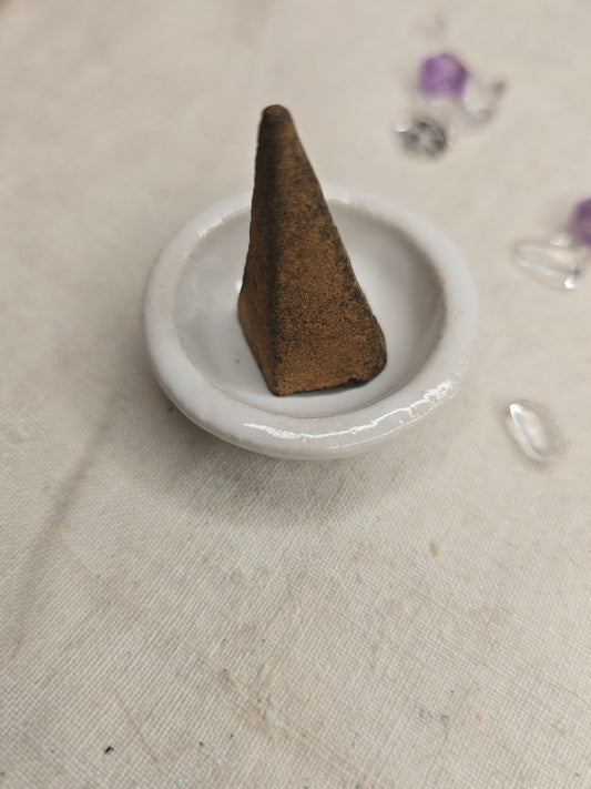 Berk Räucherkegel Weißer Salbei – 8 Kegel + Halter, reinigender Duft für Klarheit & Schutz