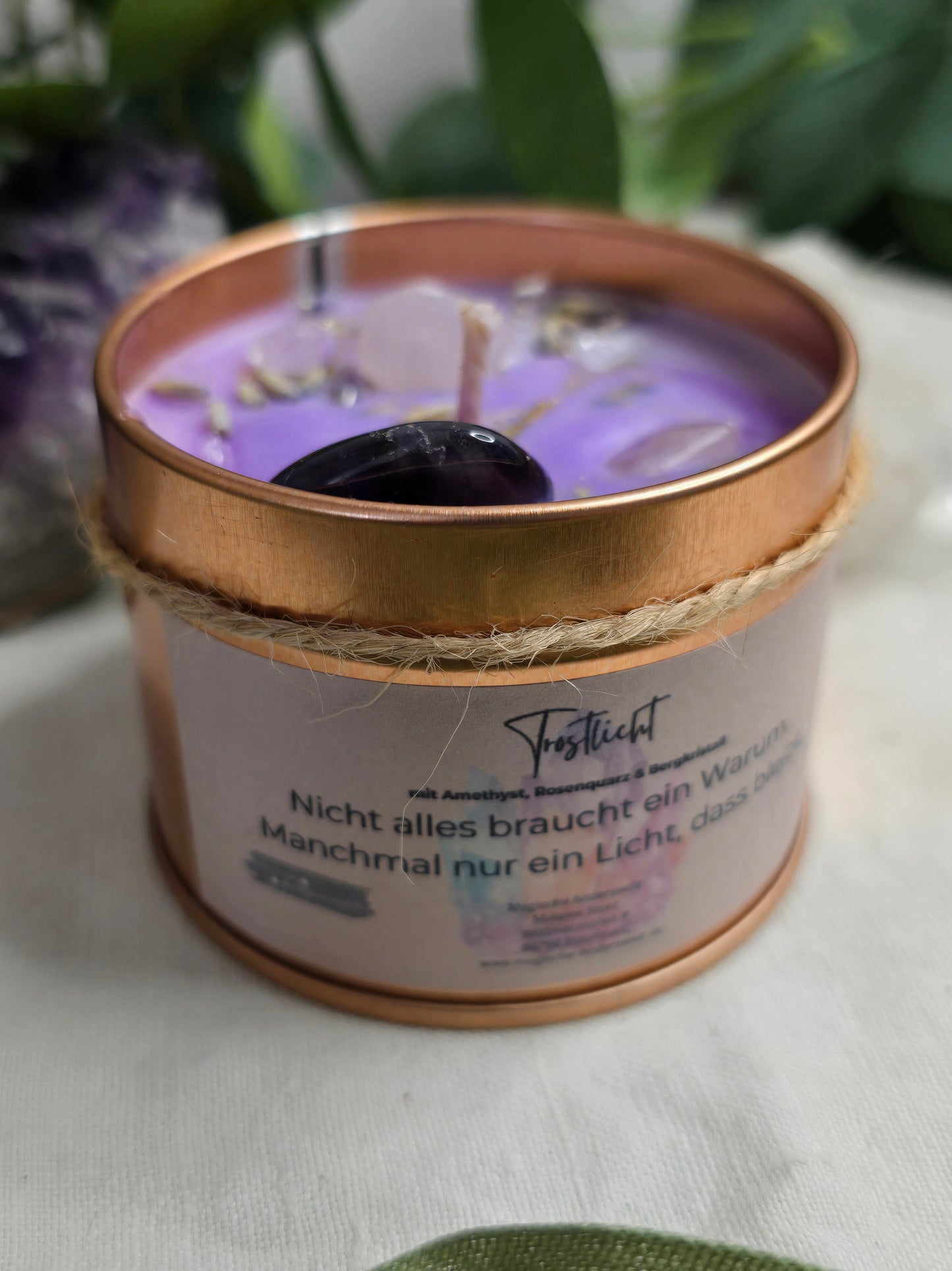 Behälterkerze „Trostlicht“ mit Amethyst, Rosenquarz & Bergkristall