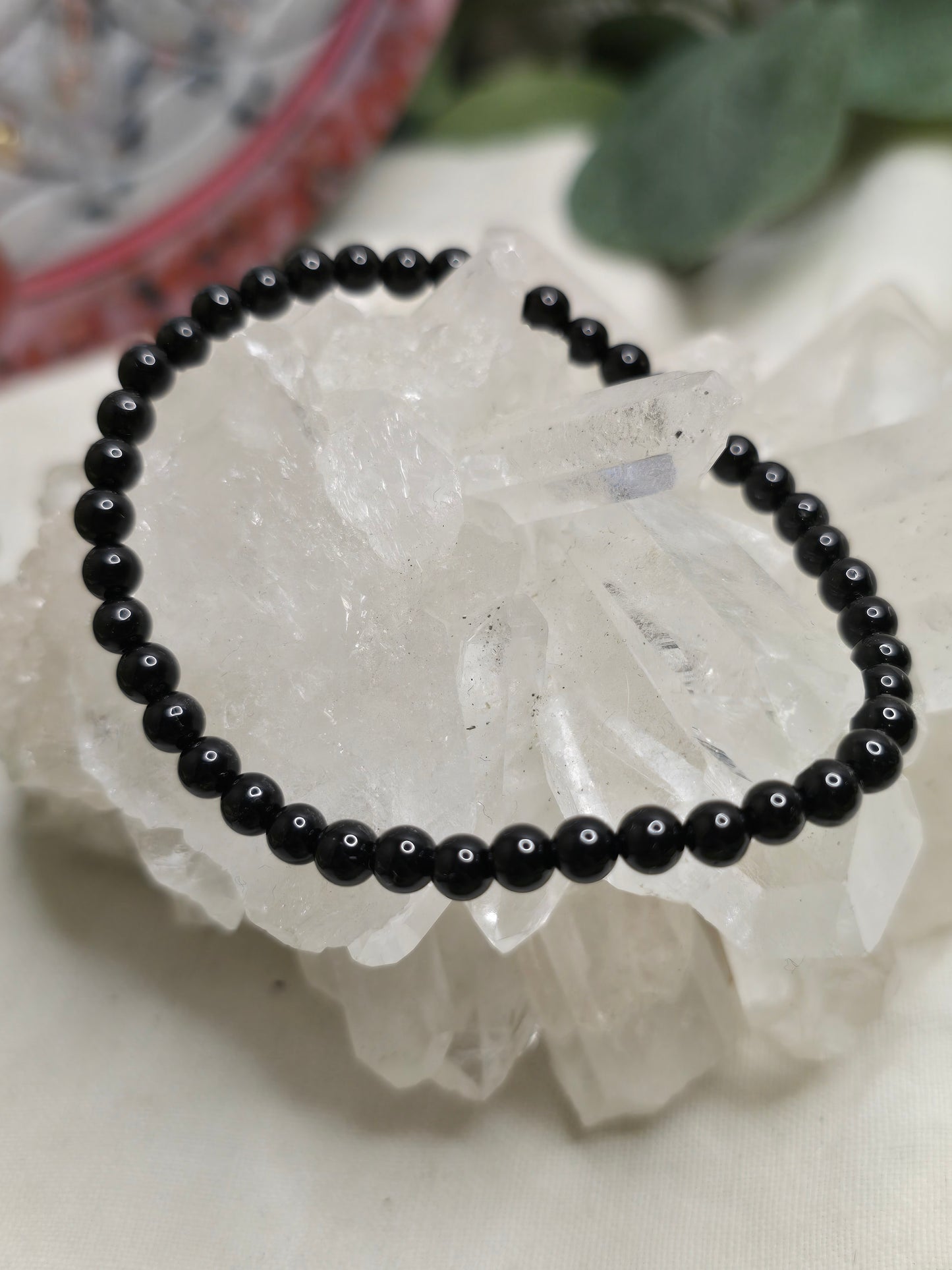 Armband schwarzer Turmalin – 4 mm Kugeln, handgefertigt & maßgefertigt (XS–XL)