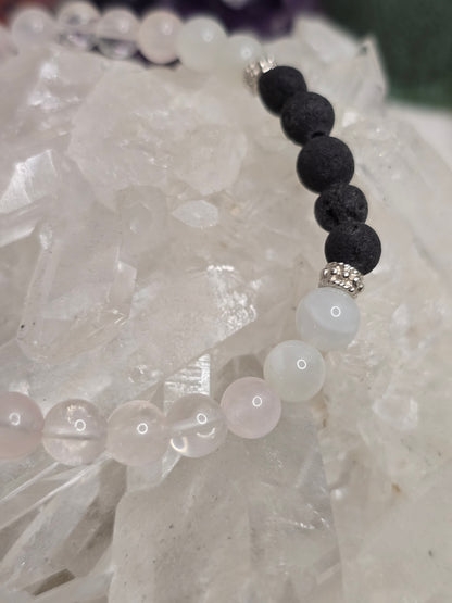 Aroma-Armband „Liebe & Harmonie“ – Lava, Mondstein, Rosenquarz & Bergkristall (6 mm, handgefertigt, XS–XL)