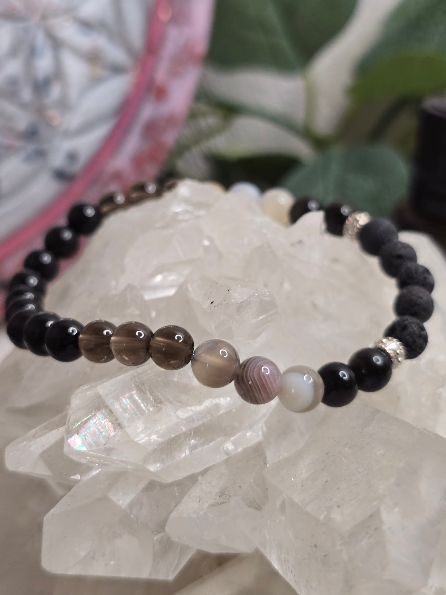 Aroma-Armband „Schutz & Erdung“ – Obsidian, Botswana-Achat, Rauchquarz & Schwarzer Turmalin (6 mm, handgefertigt, XS–XL)