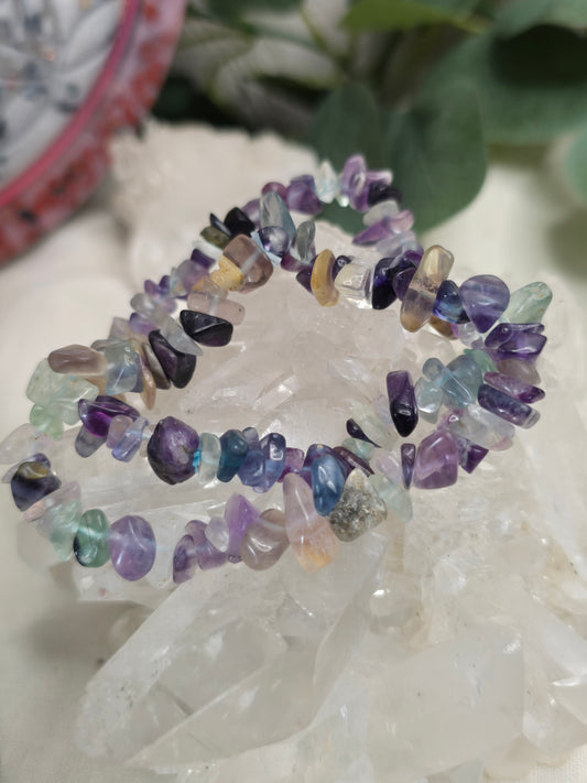 Regenbogenfluorit Splitterarmband – ca. 17 cm auf Elastikband