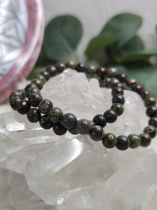 Armband Drachenblut-Jaspis – 6 mm Kugeln, handgefertigt & maßgefertigt (XS–XL)