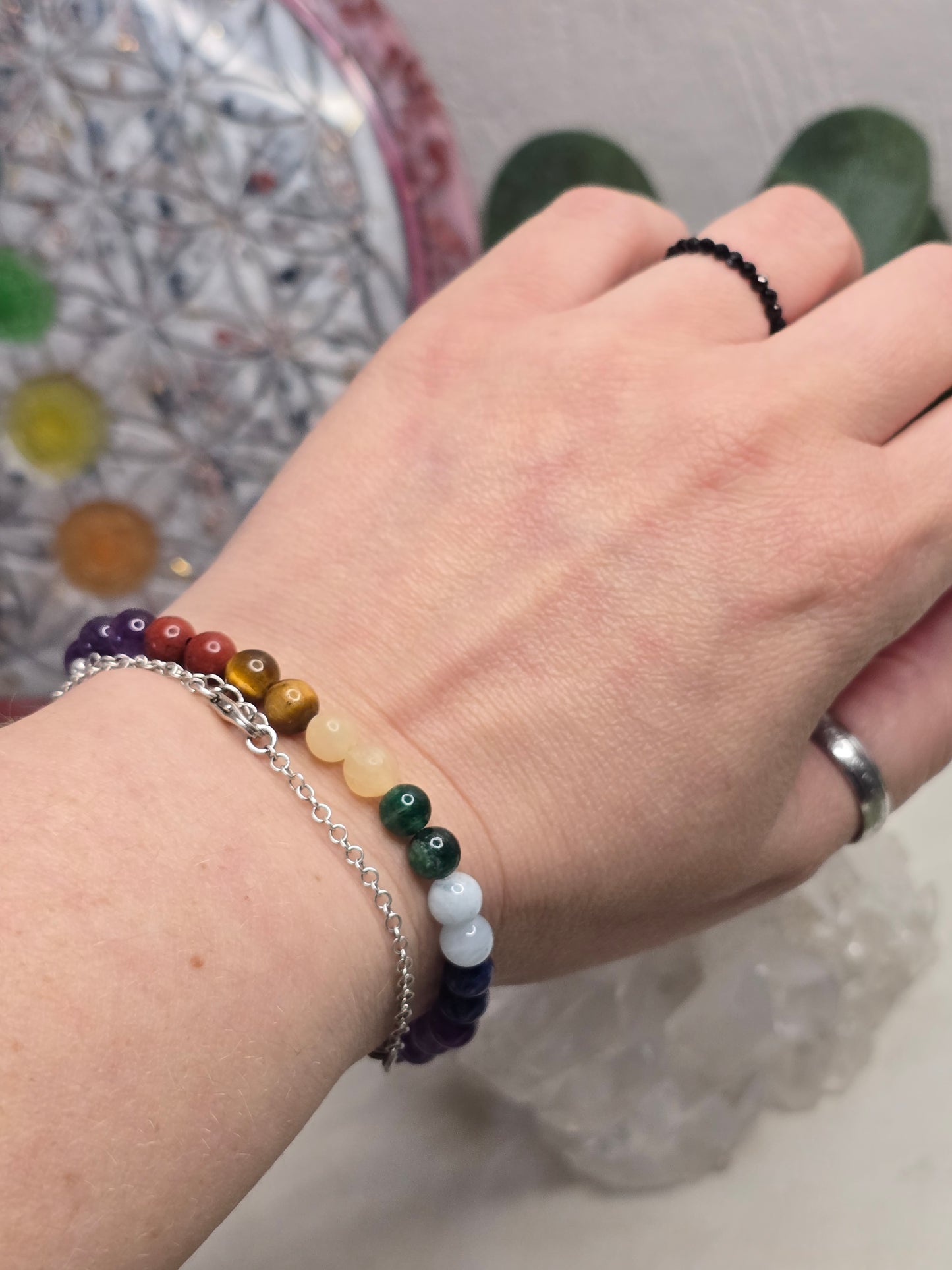 Chakra-Armband – 7 Steine, 6 mm Kugeln, handgefertigt & maßgefertigt (XS–XL)