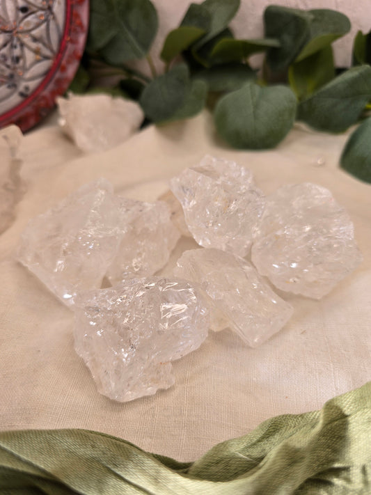 Bergkristall Rohstein – 50–80 g, klare Qualität, ideal als Wasserstein