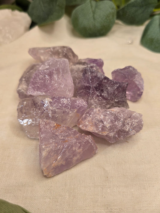 Amethyst Rohstein – 20–40 g, natürliche Qualität, scharfkantig, ideal im Edelsteinmodul