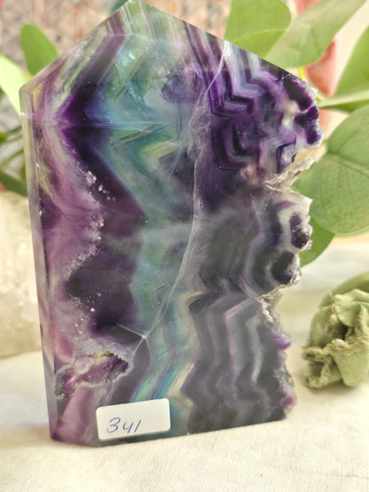 Regenbogenfluorit Platte mit Naturrand – 341 g | Einzelstück