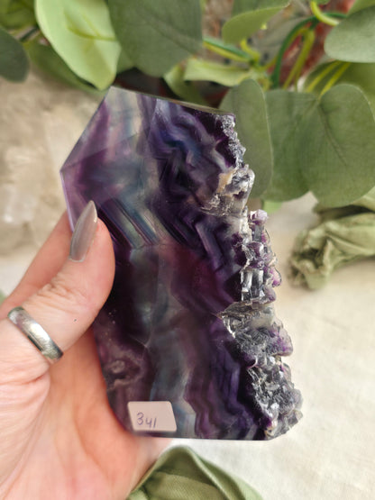 Regenbogenfluorit Platte mit Naturrand – 341 g | Einzelstück