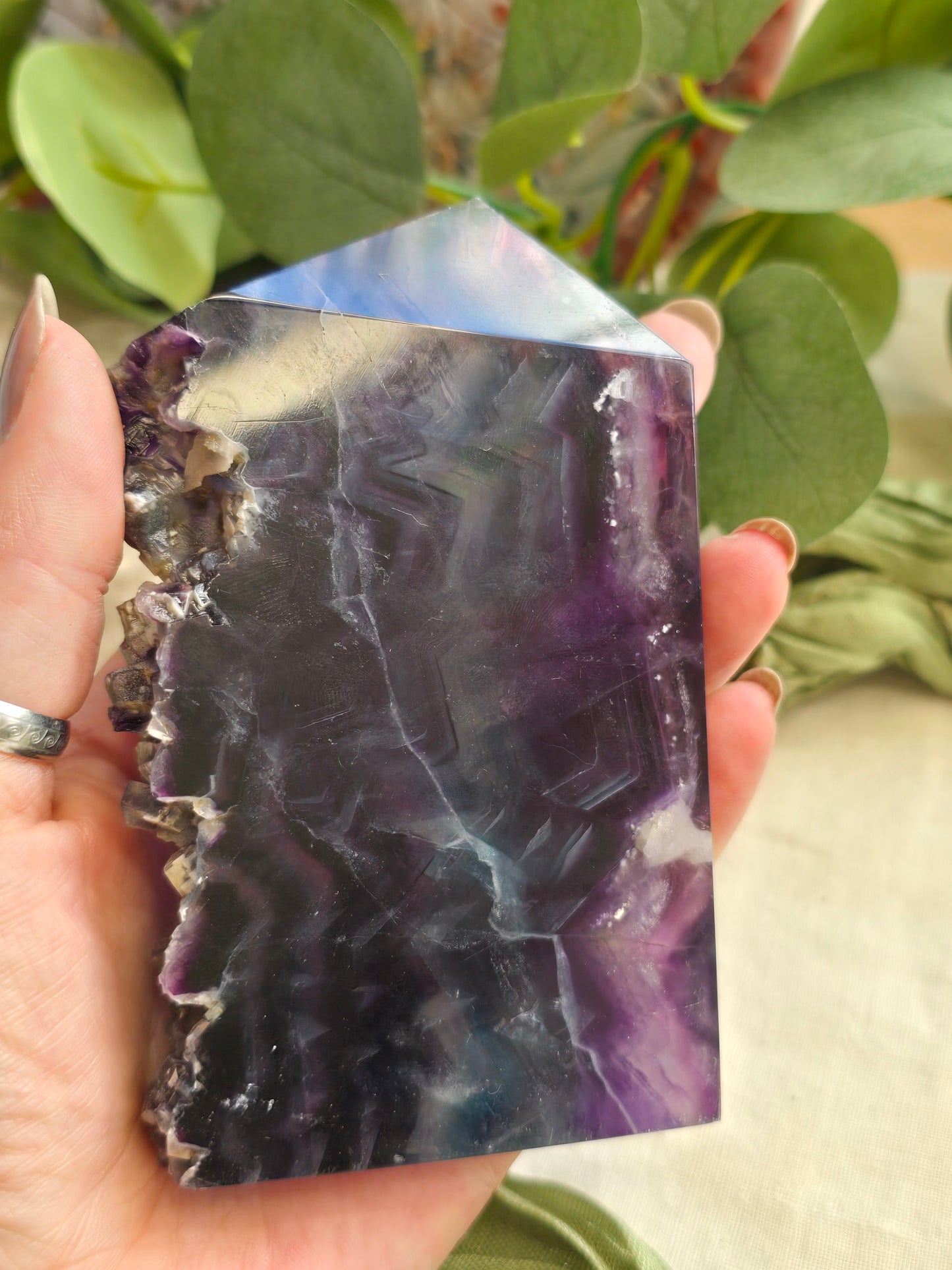 Regenbogenfluorit Platte mit Naturrand – 341 g | Einzelstück