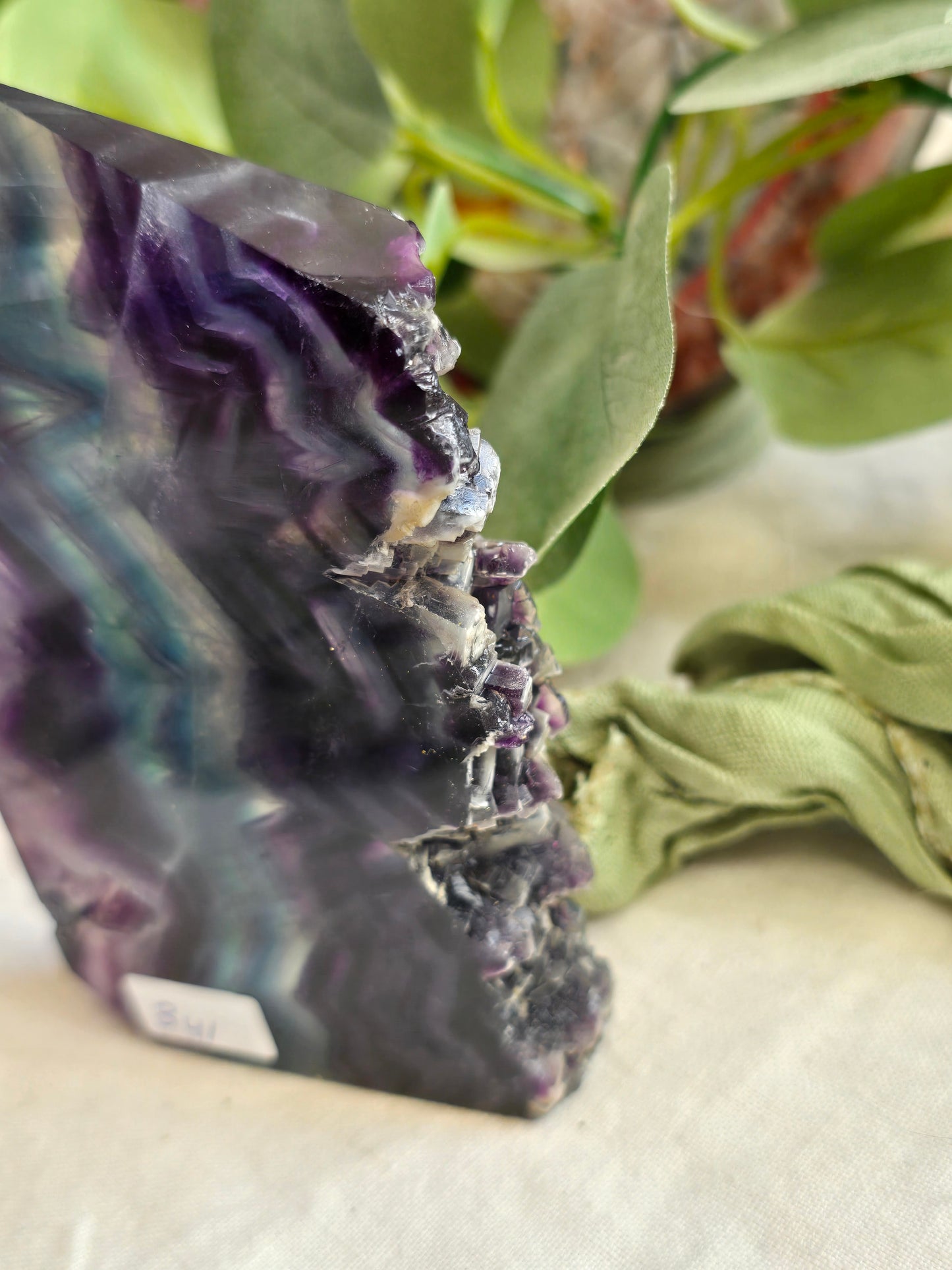 Regenbogenfluorit Platte mit Naturrand – 341 g | Einzelstück