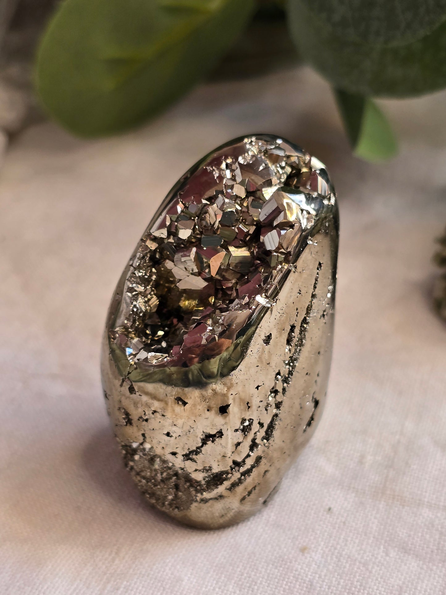 Pyrit Freiform mit Kristallstruktur – 112 g | Einzelstück