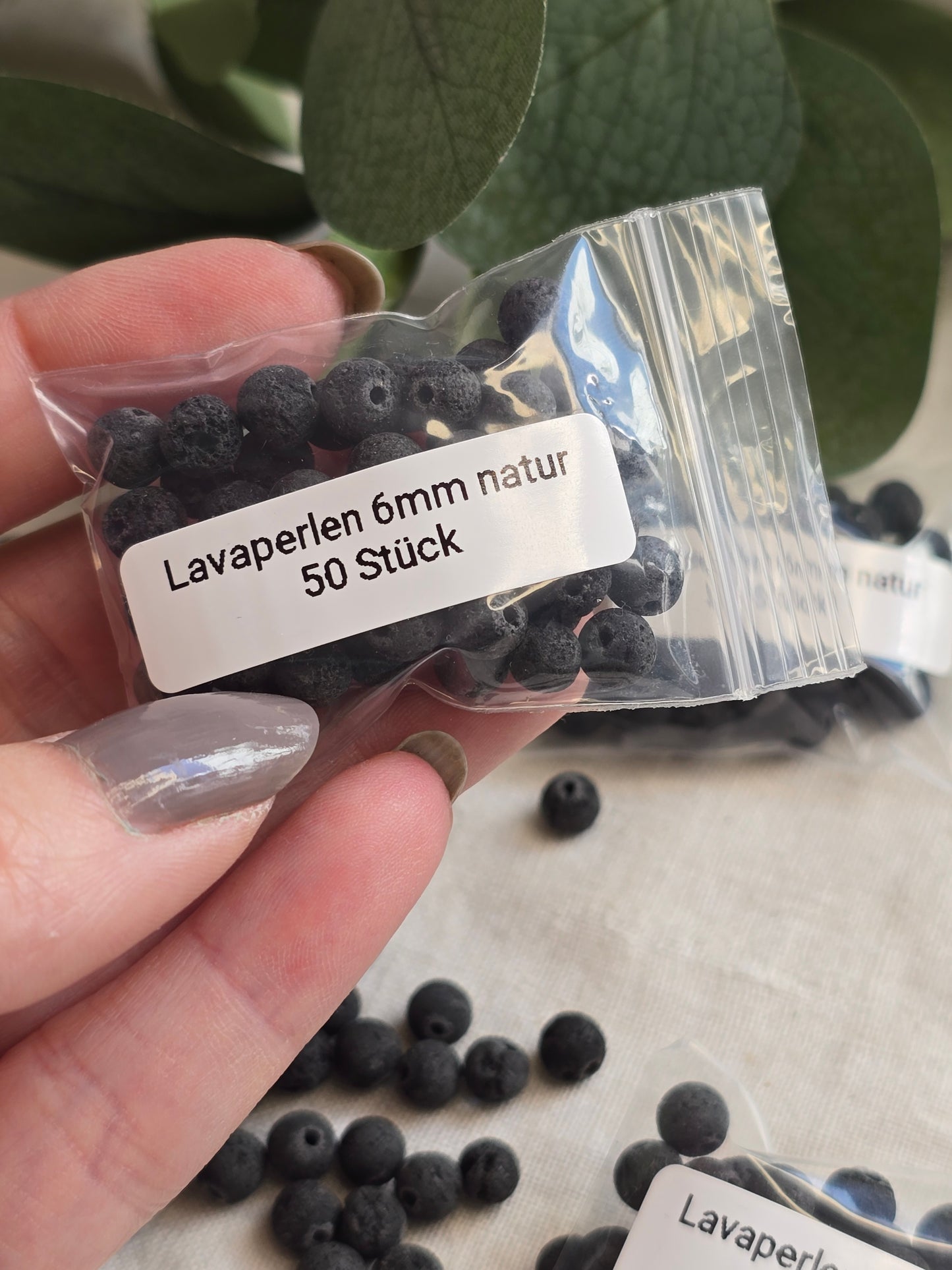 Lavaperlen 6 mm – 50 Stück | naturbelassen, schwarz | Perlen für Schmuck & DIY