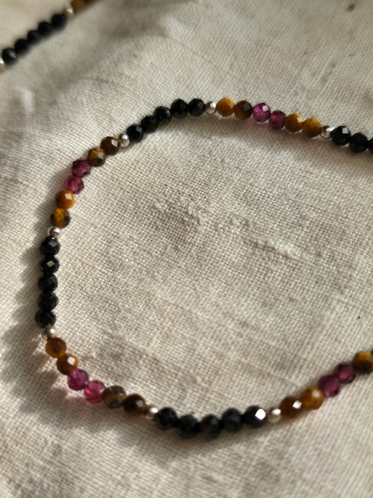 Armband „Bleib bei dir“ – Turmalin, Tigerauge & Granat | 3 mm facettiert, Silber -Einzelstück