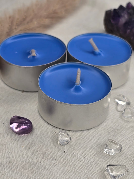 Bunte Teelichte für Rituale