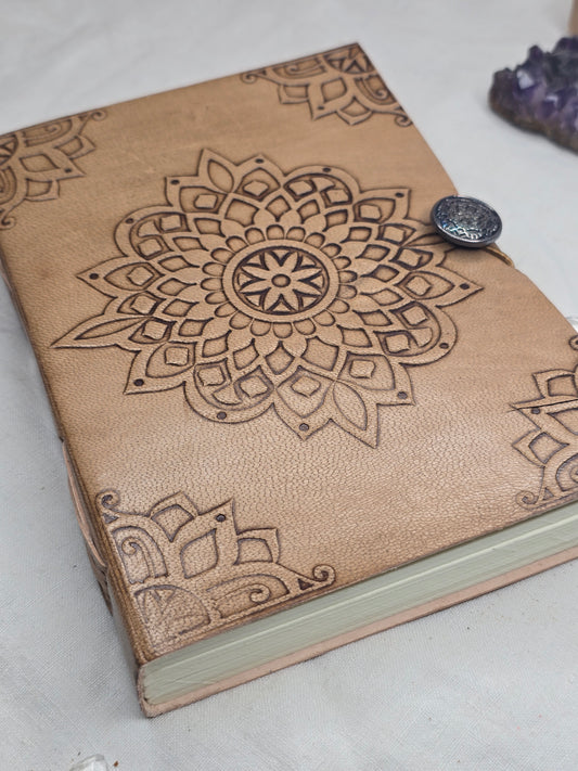 Notizbuch mit Ledereinband Mandala
