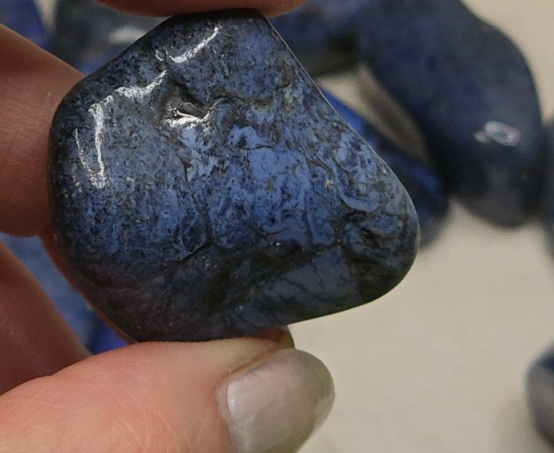 Dumortierit Trommelstein XL ca. 3 cm – Edelstein