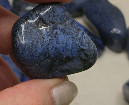 Dumortierit Trommelstein XL ca. 3 cm – Edelstein