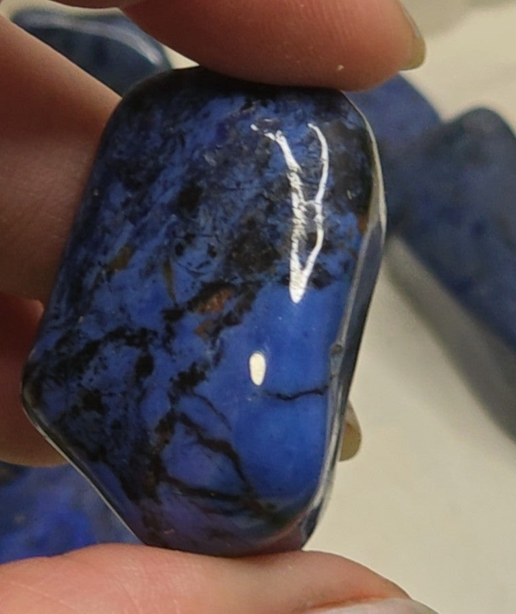 Dumortierit Trommelstein XL ca. 3 cm – Edelstein