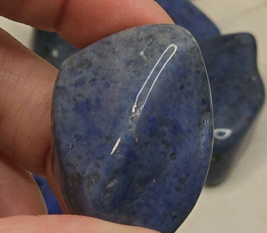 Dumortierit Trommelstein XL ca. 3 cm – Edelstein