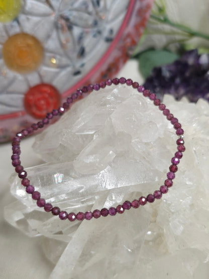 Armband Granat – facettierte 3 mm Perle mit 925 Silber