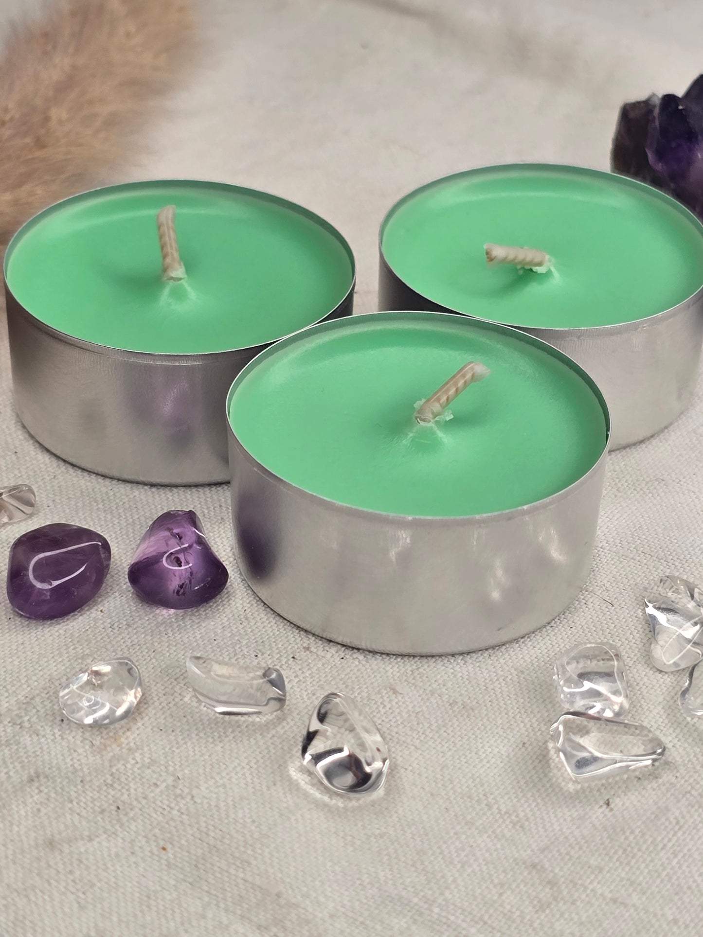 Bunte Teelichte für Rituale