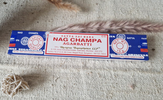 Satya Räucherstäbchen Nag Champa – 15 g, Klassiker aus Indien für Entspannung & Meditation