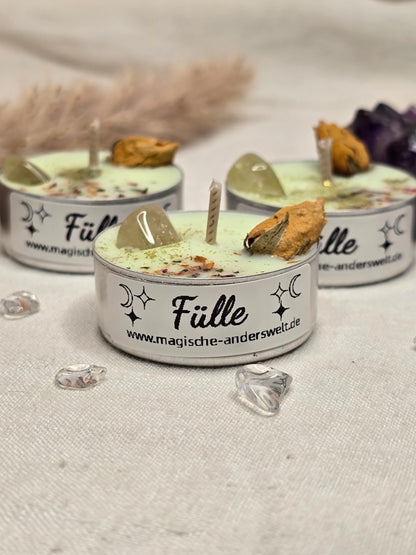 Ritual-Teelicht Fülle mit Naturcitrin, Ylang-Ylang Duft und Räuchermischung – liebevoll handgegossenes Duftlicht aus Soja-Rapswachs mit Ritualanleitung.