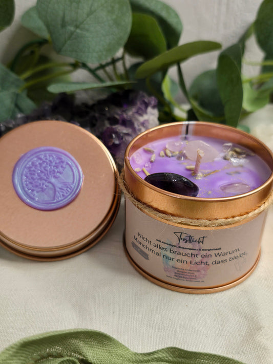 Behälterkerze „Trostlicht“ mit Amethyst, Rosenquarz & Bergkristall