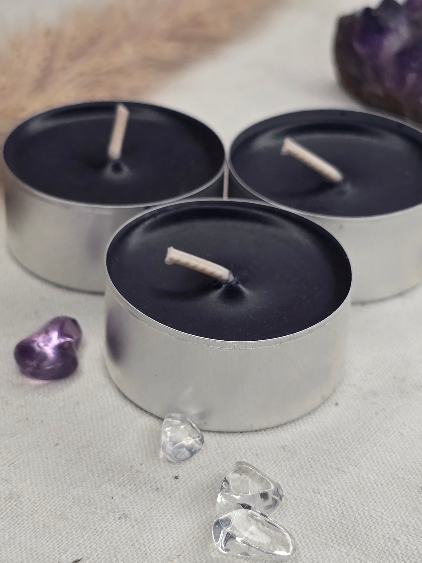 Bunte Teelichte für Rituale